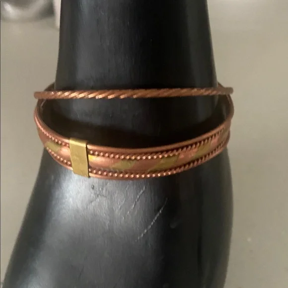 Two Copper one brass and copper cuff & thin one - Picture 3 of 9